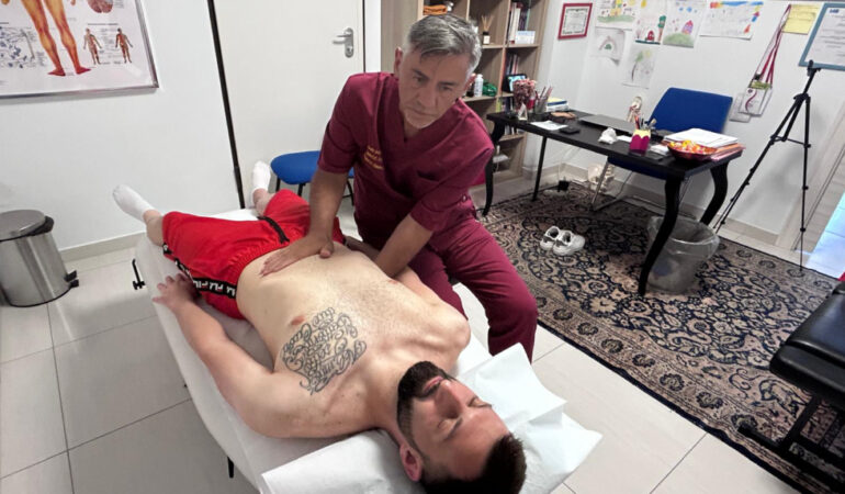 Claudio Secchi osteopata trattamento adulti